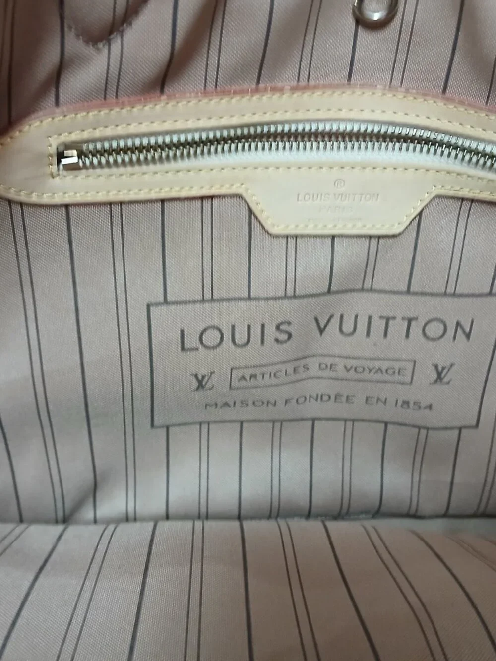 Louis Vuitton handbag - Picture 4 of 4